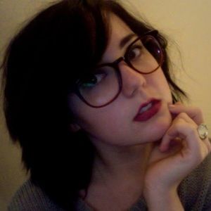 Meet your Posher, Cassandra